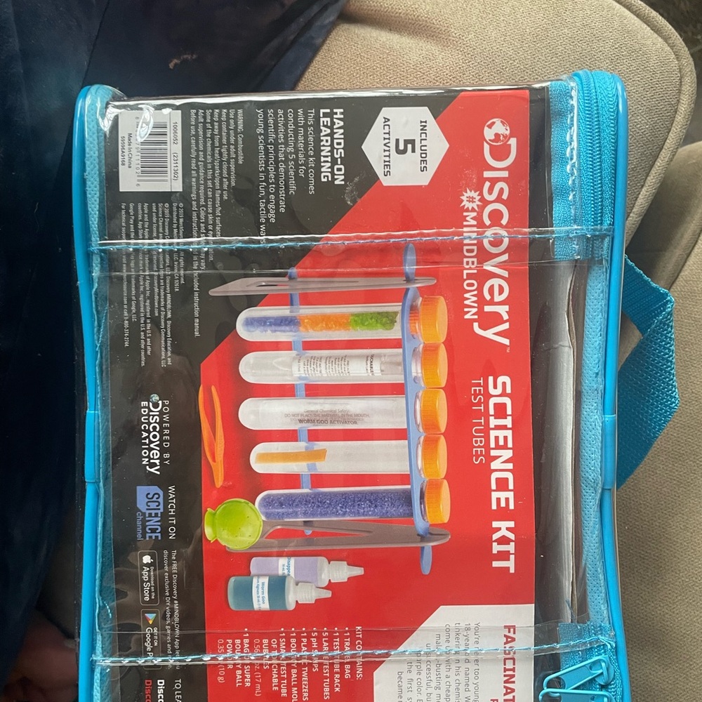 Discovery Mindblown Science Kit - Picture 3 of 3